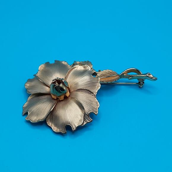 Vintage 1960s Large Flower With Stem Brooch, Gold Tone, 3 Inches - Picture 5 of 9